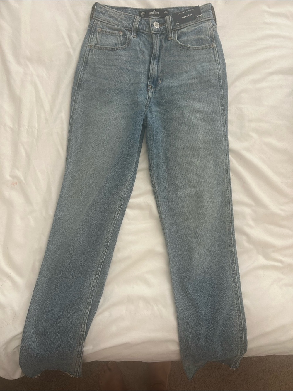 Hollister Light Wash Mom Jean Size 23 - New with/ Tag